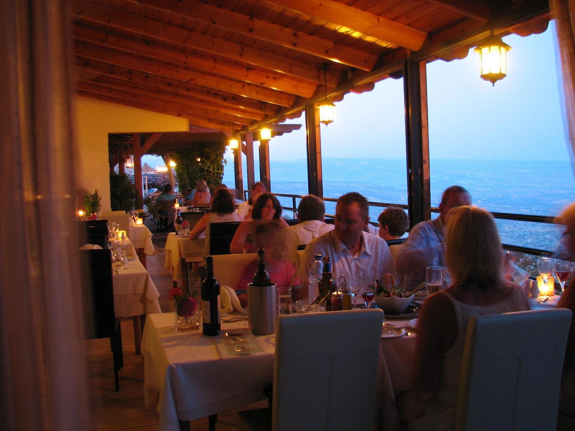Hill View Hotel Apartments Pissouri Eksteriør billede