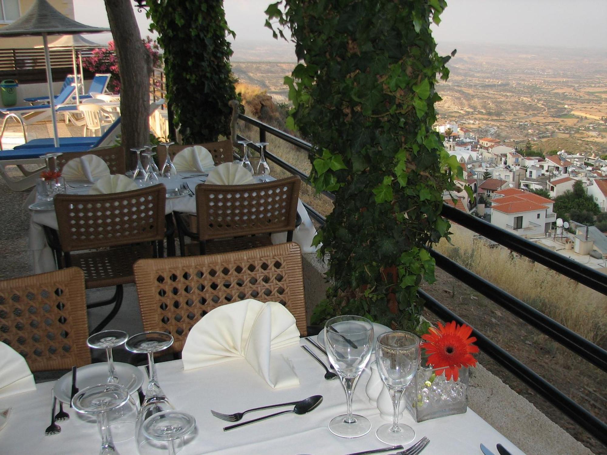 Hill View Hotel Apartments Pissouri Eksteriør billede